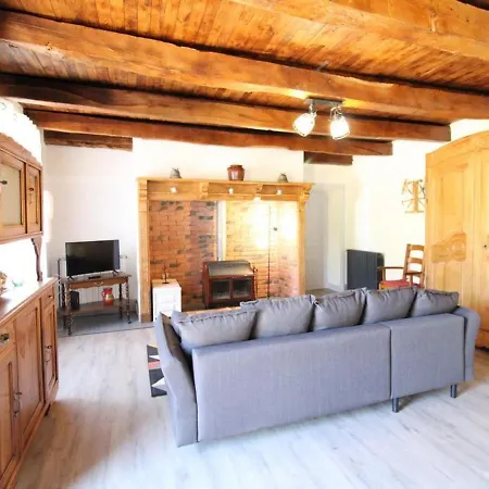 Maison Confortable Avec Spa, Grand Jardin, Proche D'activites Nature Et Visites Culturelles - Fr-1-742-517 Pléaux