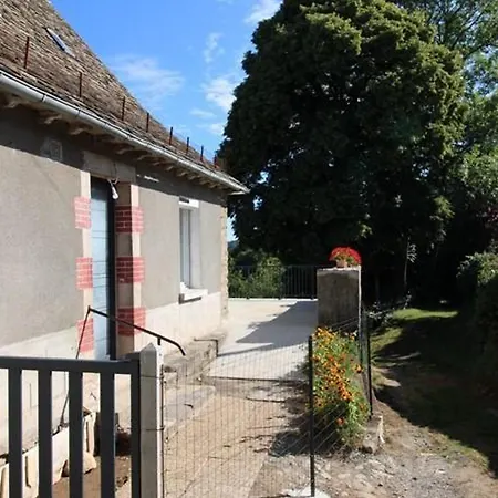 Maison Confortable Avec Spa, Grand Jardin, Proche D'activites Nature Et Visites Culturelles - Fr-1-742-517 Ferienhaus Pléaux